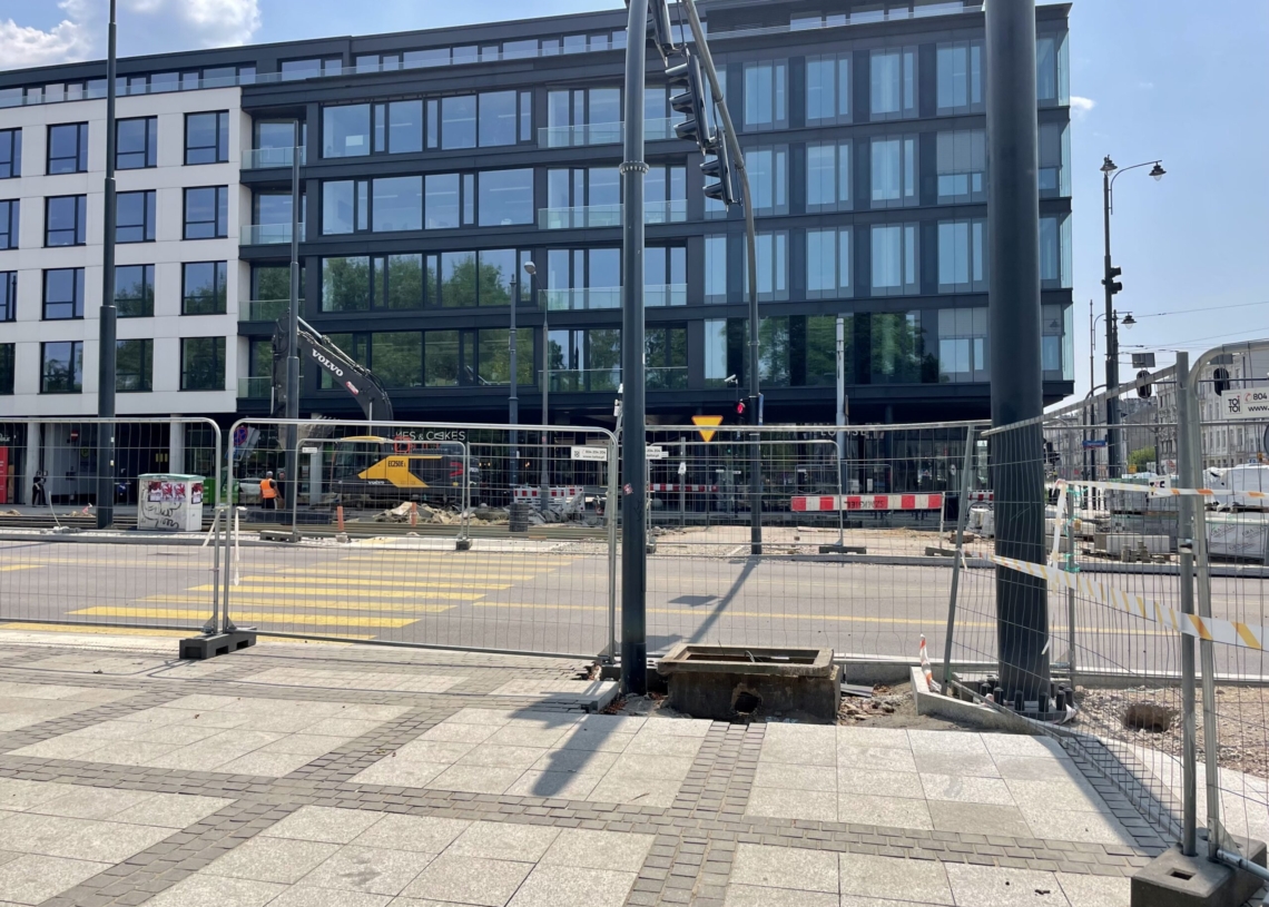 Modernizacja Północnej. Torowisko układane jest na 70 proc. ulicy [ZDJĘCIA + WIDEO]