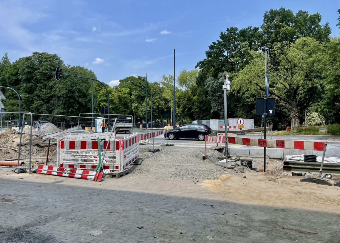 Modernizacja Północnej. Torowisko układane jest na 70 proc. ulicy [ZDJĘCIA + WIDEO]