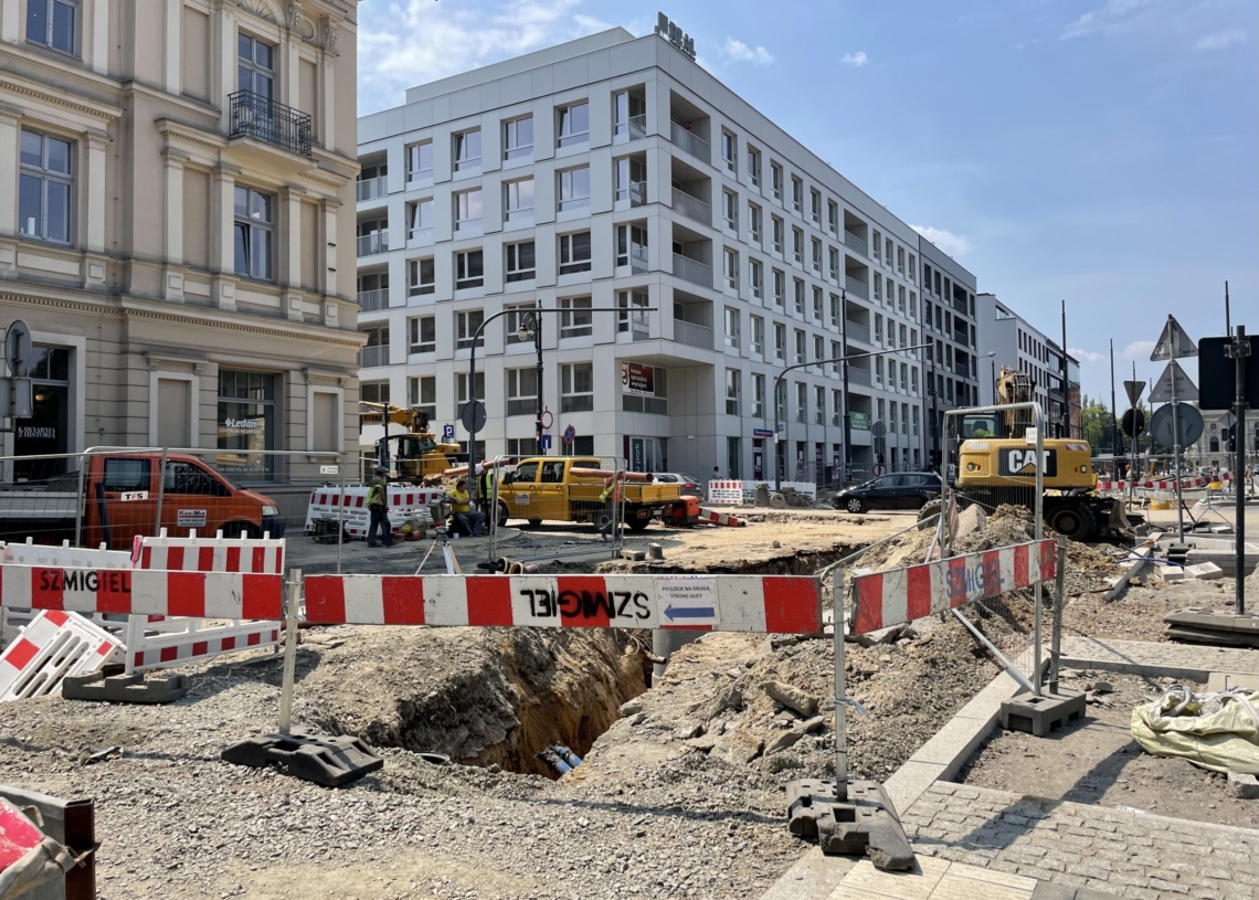 Modernizacja Północnej. Torowisko układane jest na 70 proc. ulicy [ZDJĘCIA + WIDEO]