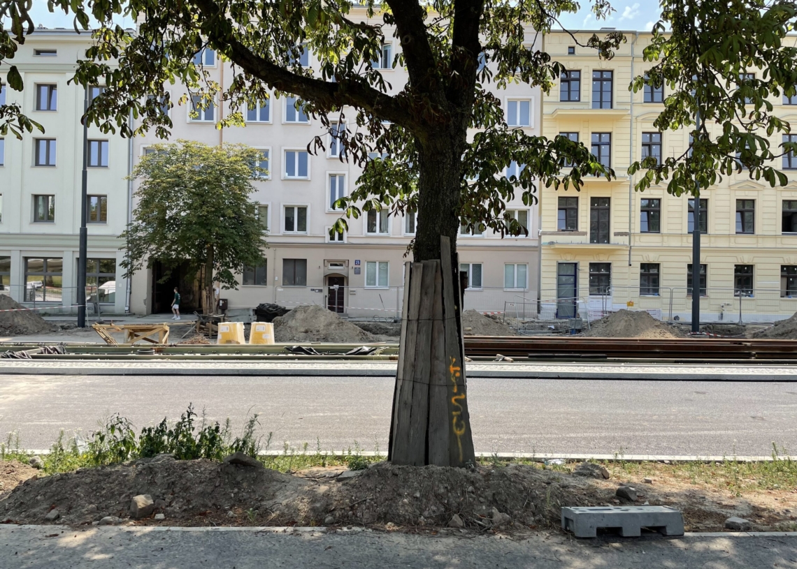 Modernizacja Północnej. Torowisko układane jest na 70 proc. ulicy [ZDJĘCIA + WIDEO]