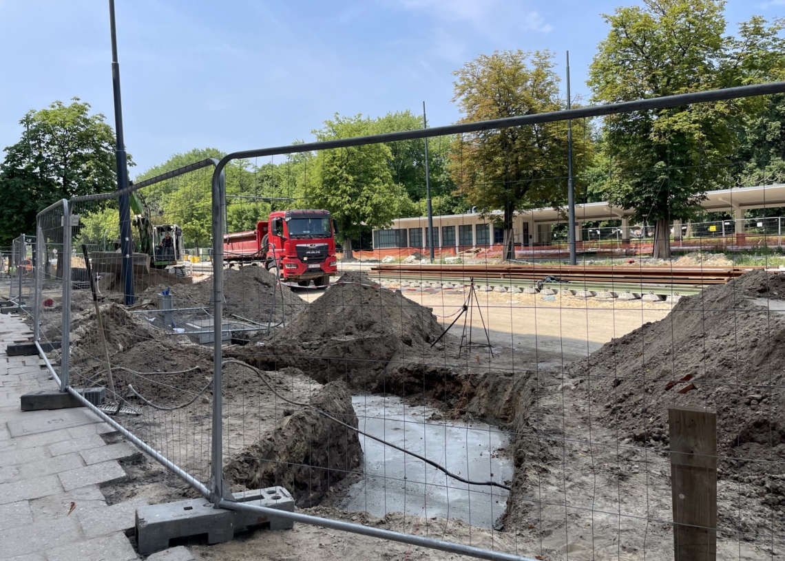 Modernizacja Północnej. Torowisko układane jest na 70 proc. ulicy [ZDJĘCIA + WIDEO]