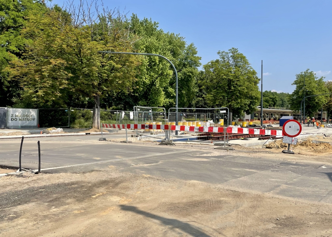 Modernizacja Północnej. Torowisko układane jest na 70 proc. ulicy [ZDJĘCIA + WIDEO]