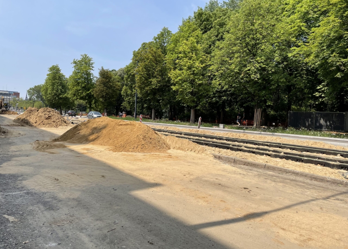 Modernizacja Północnej. Torowisko układane jest na 70 proc. ulicy [ZDJĘCIA + WIDEO]