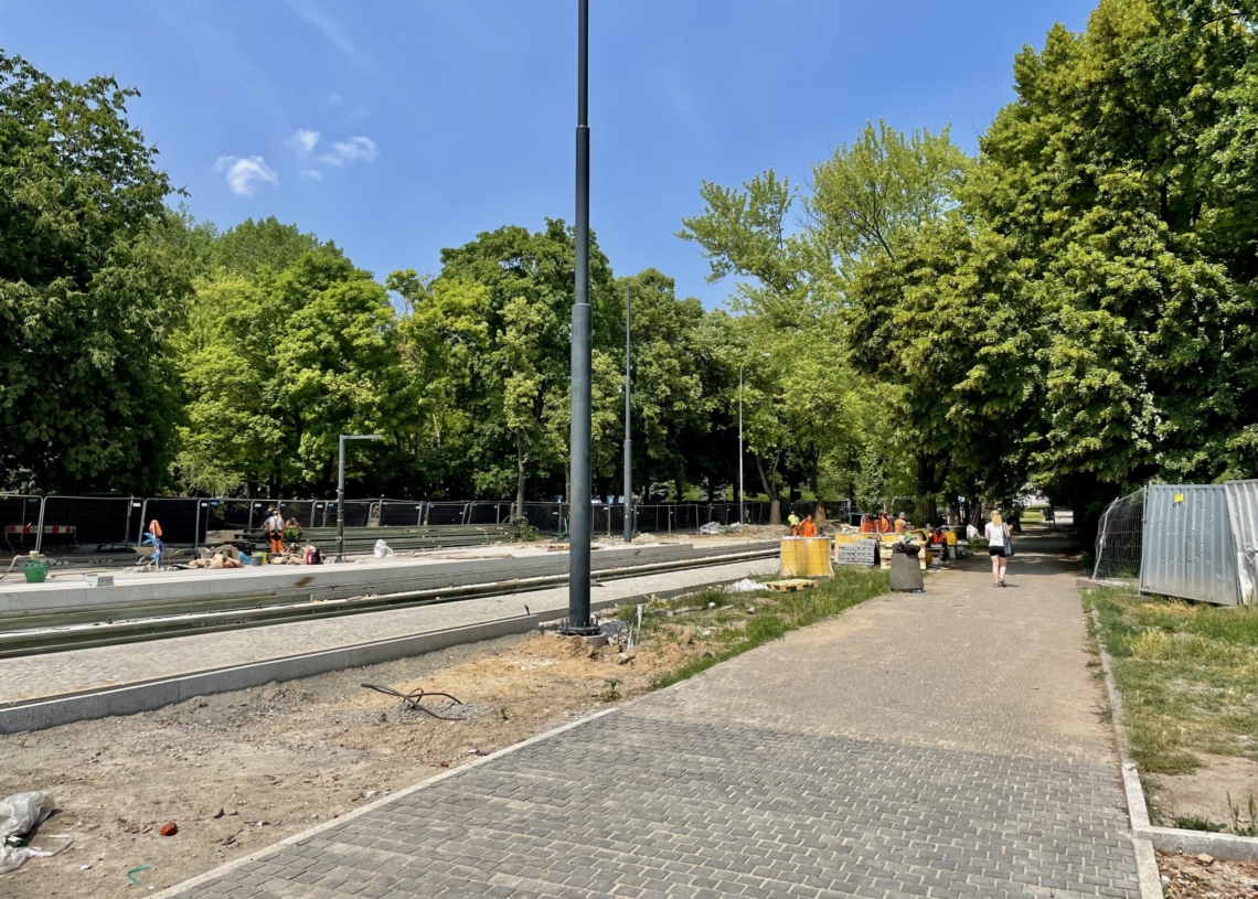 Modernizacja Północnej. Torowisko układane jest na 70 proc. ulicy [ZDJĘCIA + WIDEO]