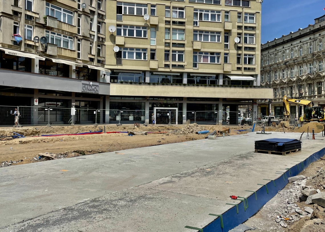Modernizacja Placu Wolności trwa już 14 miesięcy [ZDJĘCIA + WIDEO]