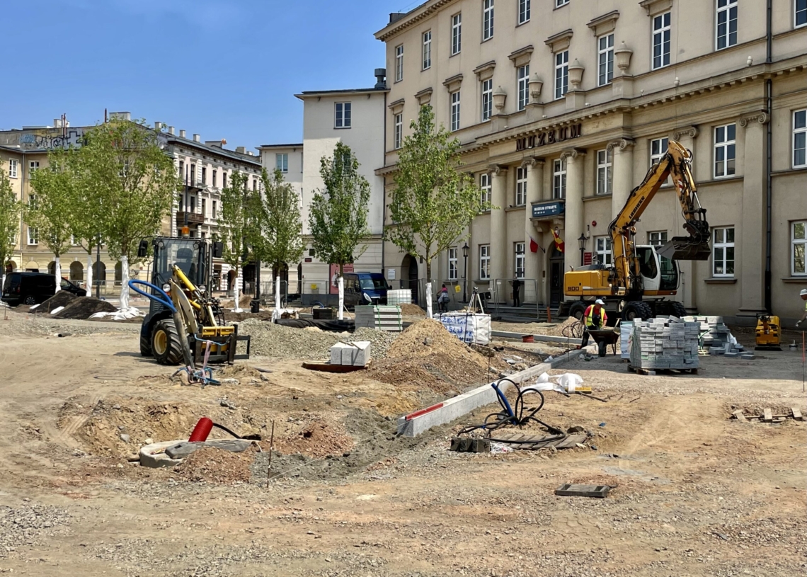 Modernizacja Placu Wolności trwa już 14 miesięcy [ZDJĘCIA + WIDEO]