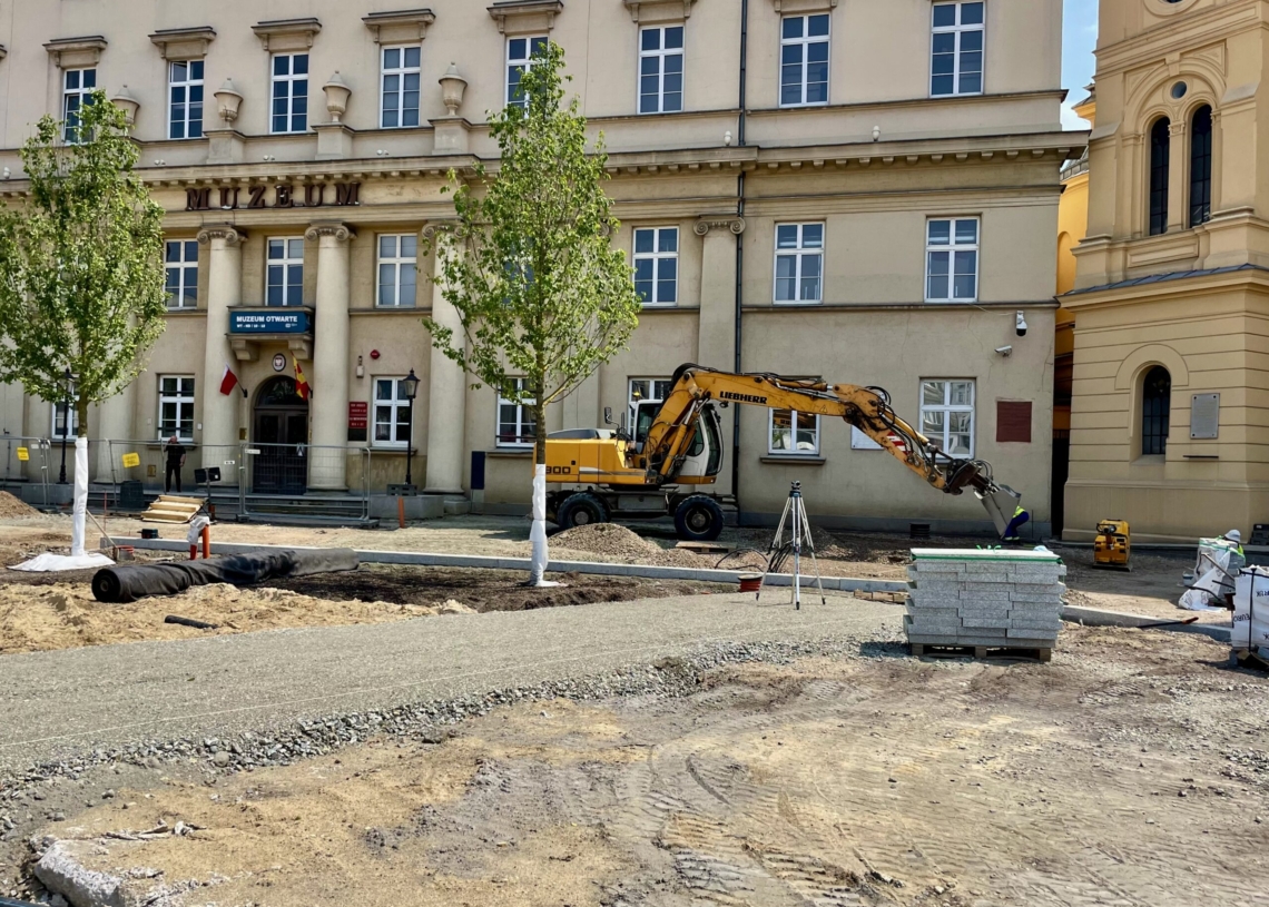 Modernizacja Placu Wolności trwa już 14 miesięcy [ZDJĘCIA + WIDEO]