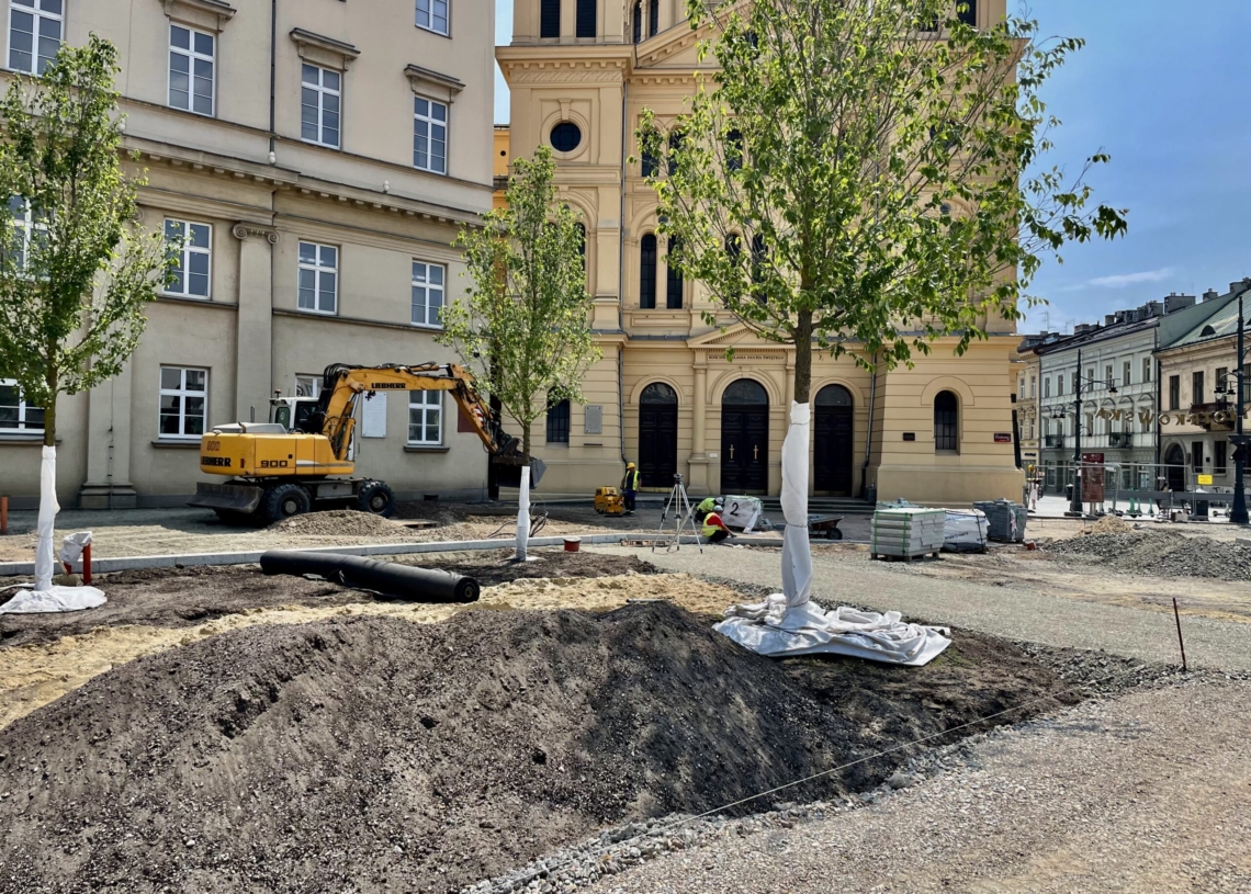 Modernizacja Placu Wolności trwa już 14 miesięcy [ZDJĘCIA + WIDEO]