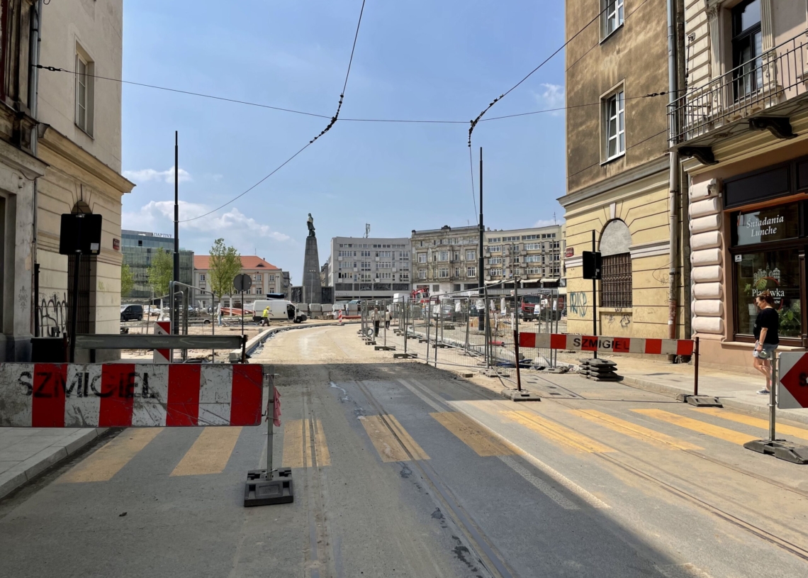 Modernizacja Placu Wolności trwa już 14 miesięcy [ZDJĘCIA + WIDEO]