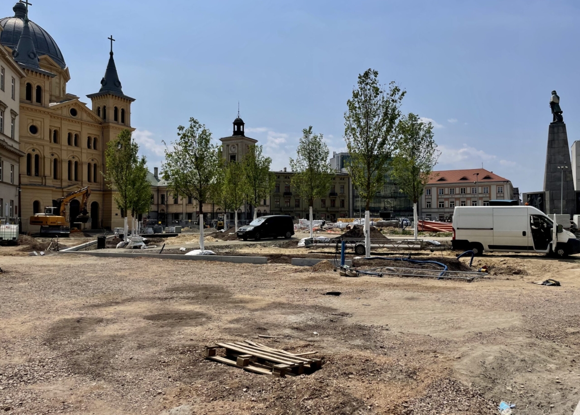 Modernizacja Placu Wolności trwa już 14 miesięcy [ZDJĘCIA + WIDEO]