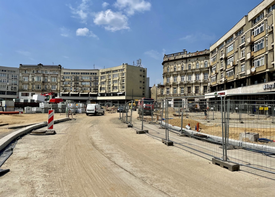 Modernizacja Placu Wolności trwa już 14 miesięcy [ZDJĘCIA + WIDEO]
