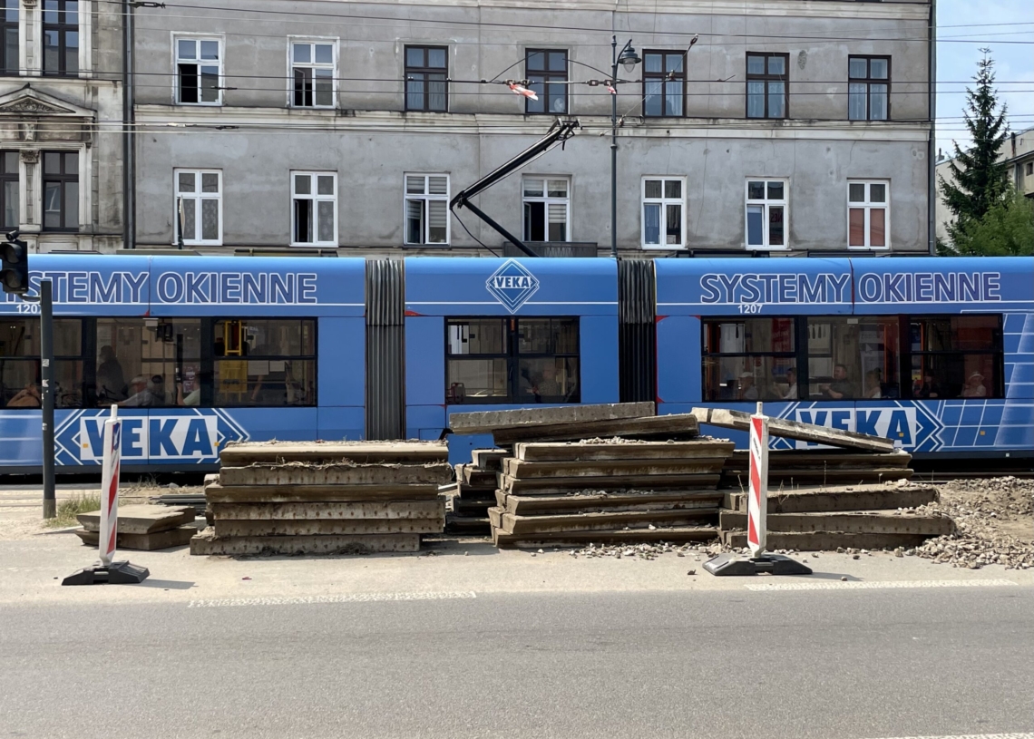 Modernizacja Legionów i remont skrzyżowania z Zachodnią. Jak postępują prace? [ZDJĘCIA + WIDEO]