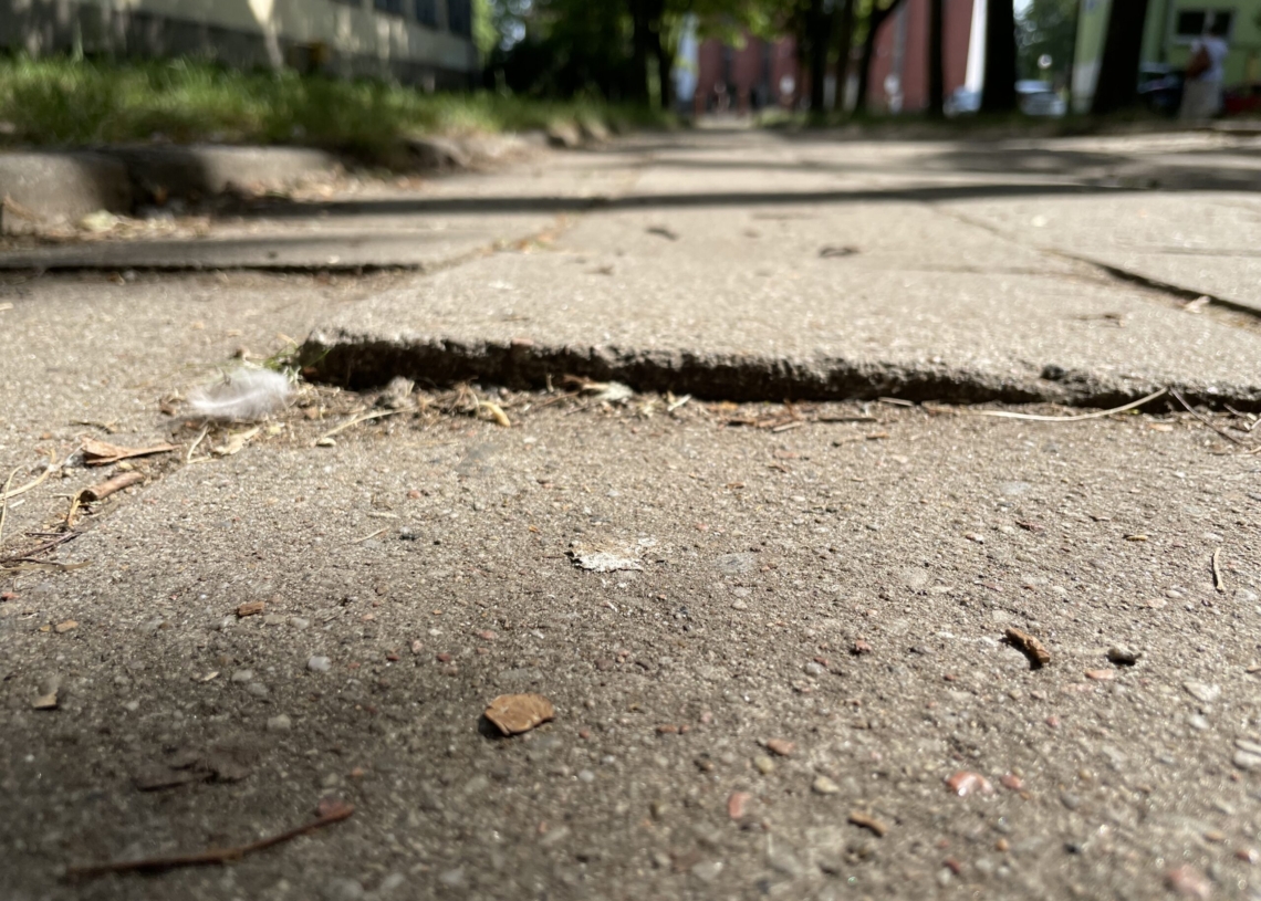 Łódź remontuje chodniki, pytanie czy na wystarczającą skalę