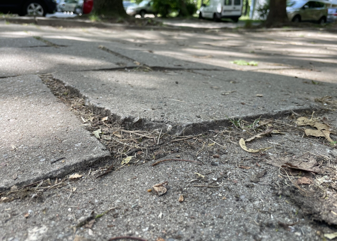 Łódź remontuje chodniki, pytanie czy na wystarczającą skalę