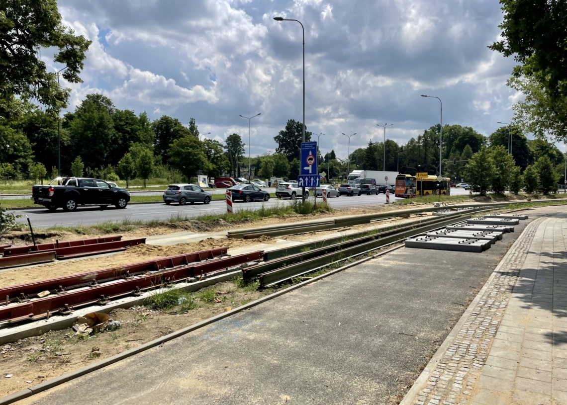 Budowa torowiska na Strykowskiej, jak postępują prace? [ZDJĘCIA + WIDEO]