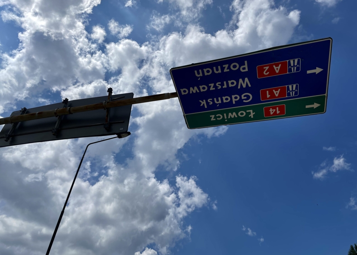 Modernizacja Wojska Polskiego. Tory położono na 160 metrach, a asfalt na jednej czwartej odcinka [ZDJĘCIA + WIDEO]