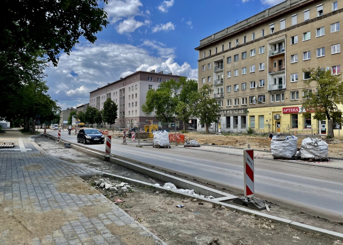 Modernizacja Wojska Polskiego. Tory położono na 160 metrach, a asfalt na jednej czwartej odcinka [ZDJĘCIA + WIDEO]