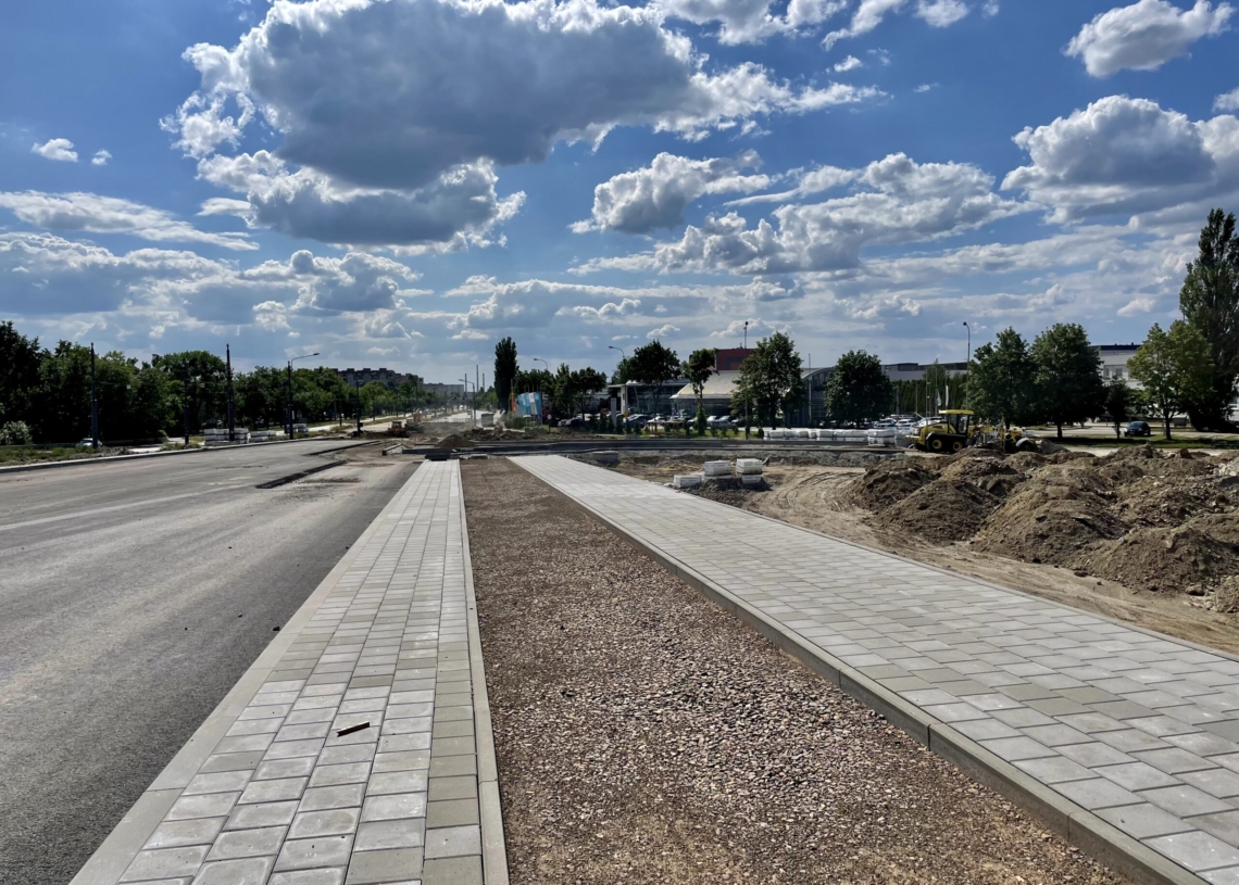 Przebudowa wiaduktów na Przybyszewskiego. Północna estakada nadal nie jest gotowa