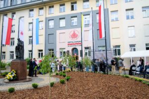 W Łodzi otwarto nowoczesne centrum leczenia nowotworów