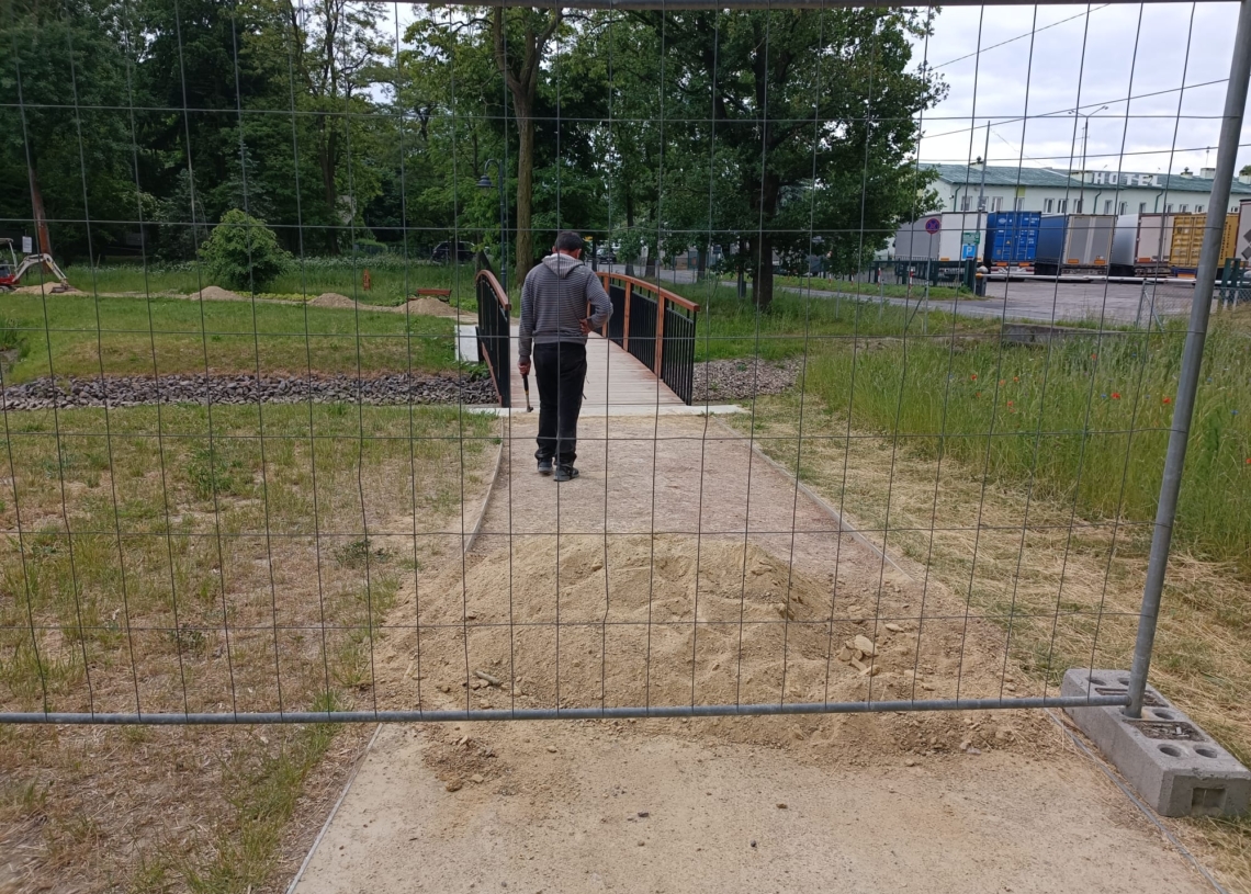 Ponowny remont Parku Belzackiego w Piotrkowie. Zaledwie pół roku po ukończeniu jego rewitalizacji