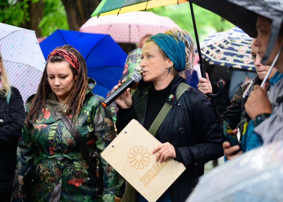 protest przed Okręgową Izbą Lekarską w Łodzi