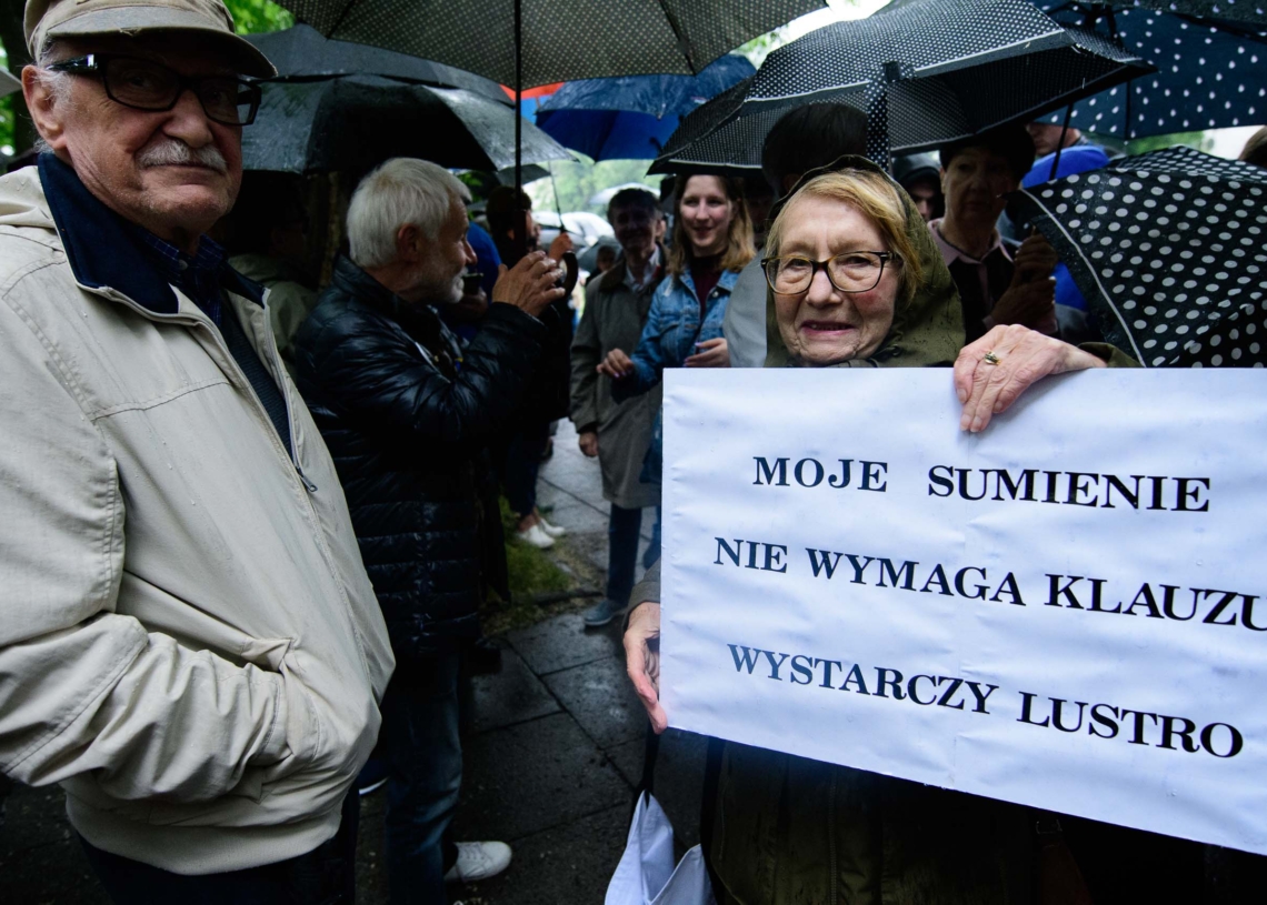 Protest przed Okręgową Izbą Lekarską