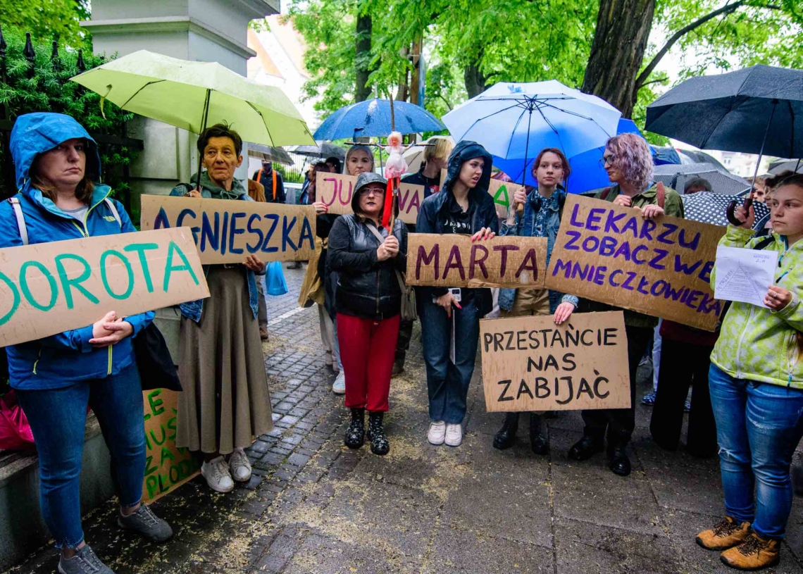 Protest przed Okręgową Izbą Lekarską