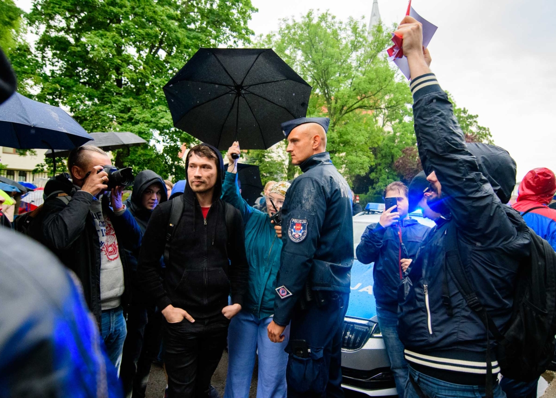 Protest przed Okręgową Izbą Lekarską w Łodzi