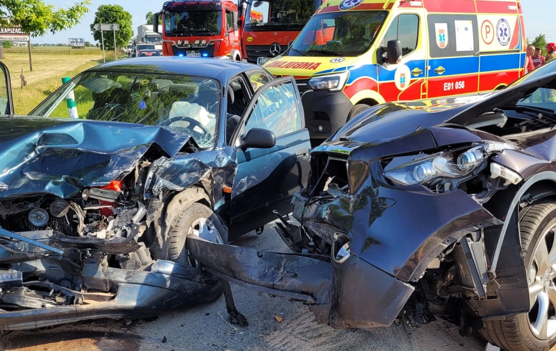Wypadek na DK91. Rozbite trzy samochody, wśród rannych 9-miesięczne dziecko 1 Wypadek na DK91
