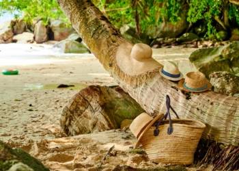 Akcesoria, które musisz mieć tego lata – jak wybrać idealną torbę na plażę?