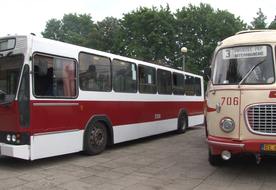 Parada autobusów w Zduńskiej Woli