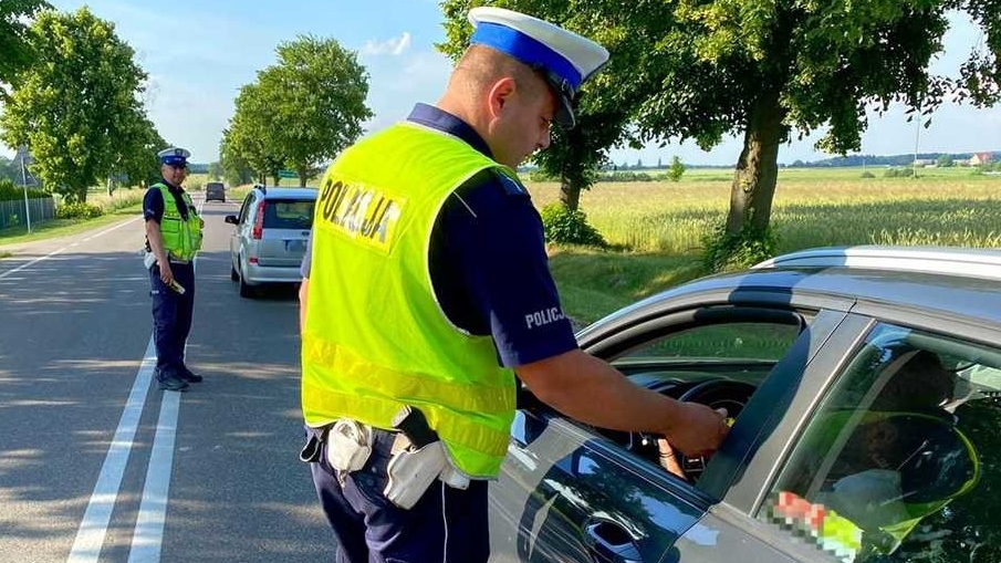 Wzmożone kontrole drogówki na terenie całego województwa. Domagali się tego mieszkańcy 1 Bezpieczna droga do szkoły. Kontrole policji w Łódzkiem