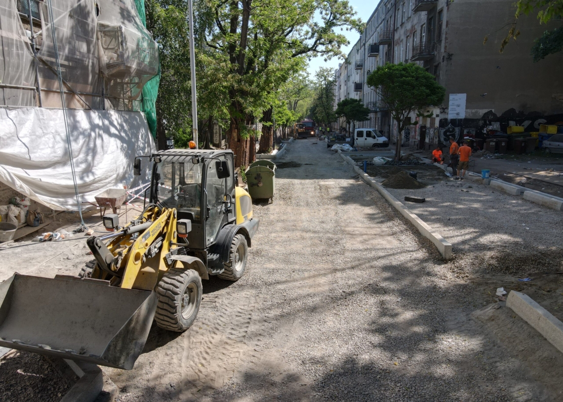 Budowa woonerfu na Mielczarskiego. ZIM informuje, że wykonano 60 proc. prac [ZDJĘCIA]