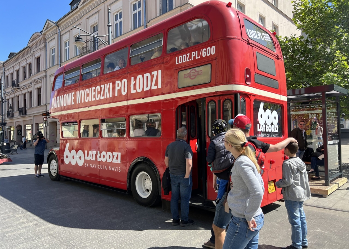 Weekendowe przejazdy londyńskim autobusem w Łodzi