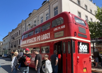 Weekendowe przejazdy londyńskim autobusem w Łodzi