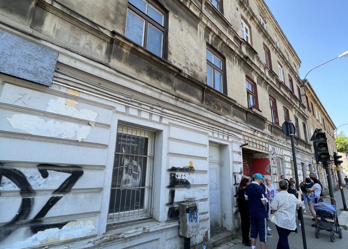 Mieszkańcy kamienicy przy Tuwima 47 obawiają się eksmisji, chociaż płacą czynsz