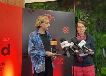 Cyborg Neil Harbisson przyjechał do Łodzi