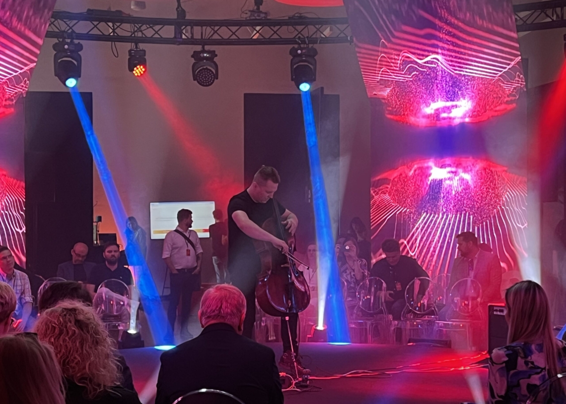 Cyborg Neil Harbisson przyjechał do Łodzi
