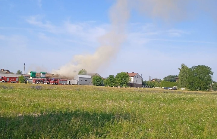 Duży pożar w Woli Wiązowej. W akcji 13 zastępów straży pożarnej 1 Pożar w Woli Wiązowej