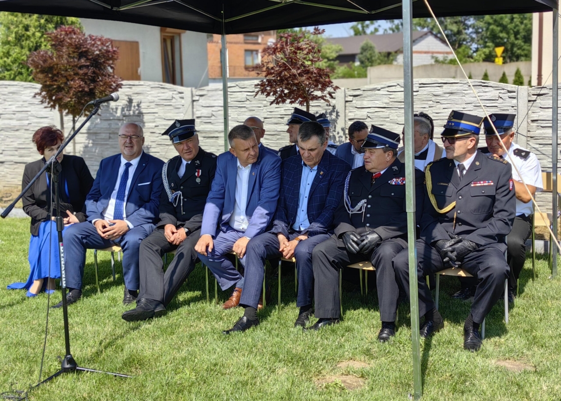 Nowy wóz strażacki dla OSP Sędzimirowice