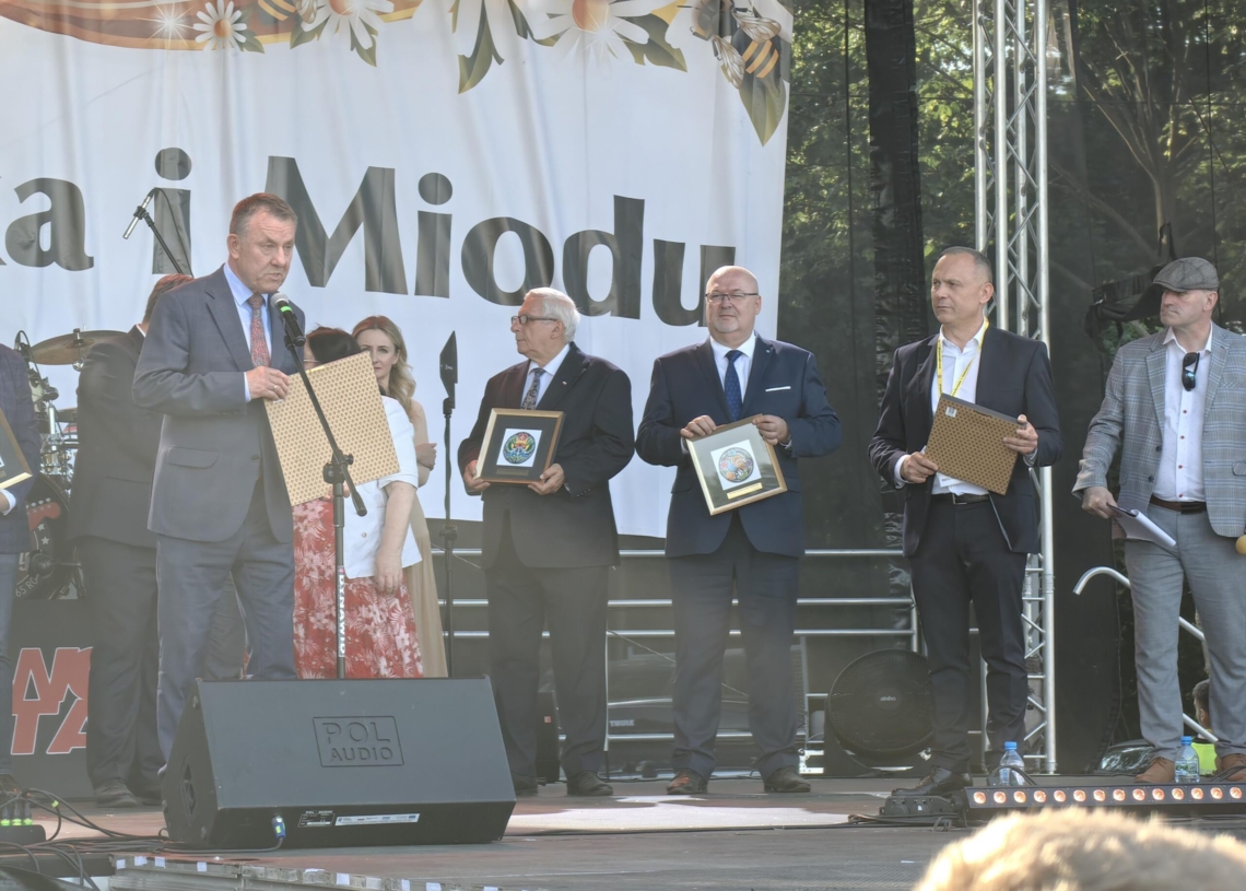 Festiwal Mleka i Miodu w Burzeninie