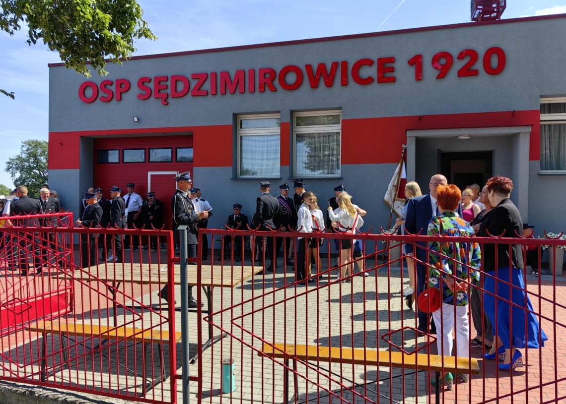 Nowy wóz strażacki dla OSP Sędzimirowice