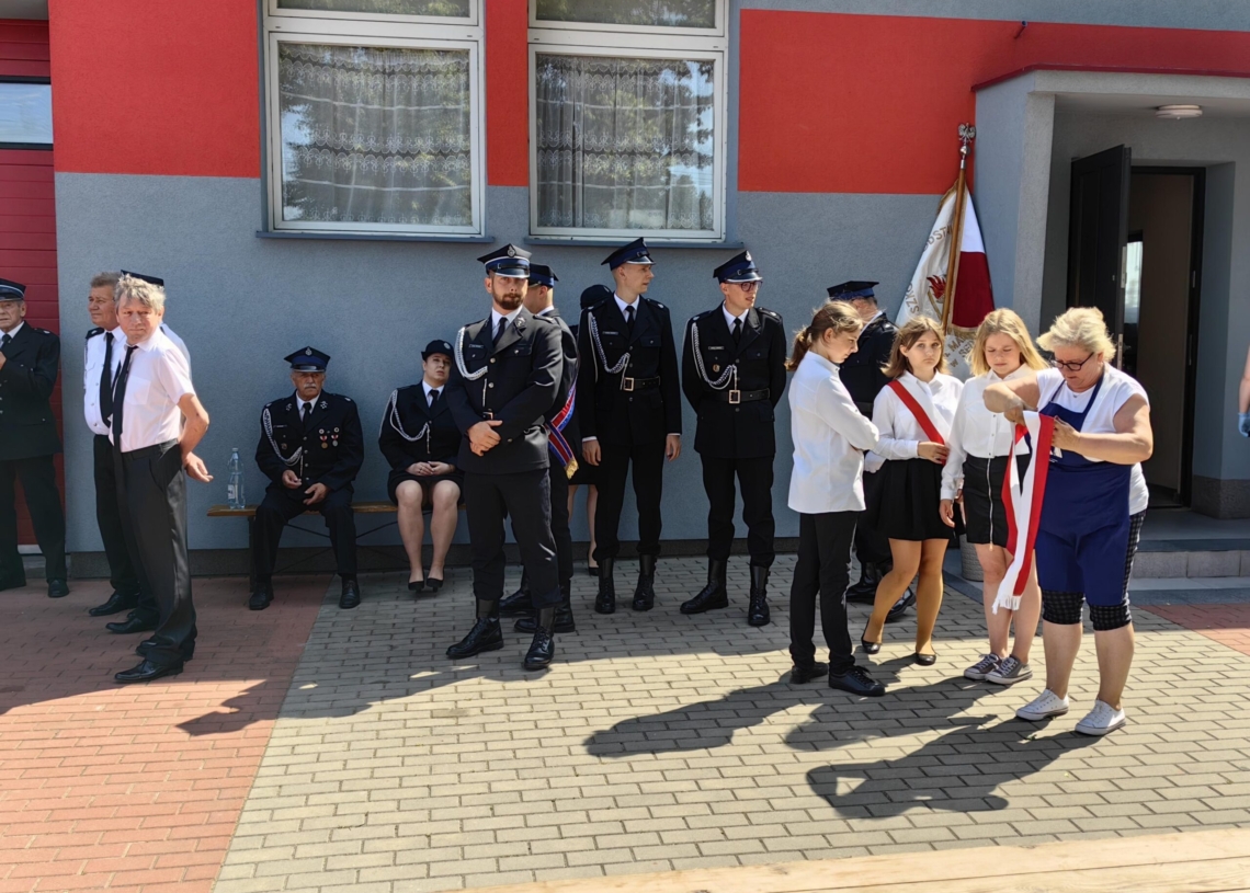 Nowy wóz strażacki dla OSP Sędzimirowice