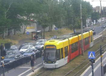 tramwaje stały na Rzgowskiej