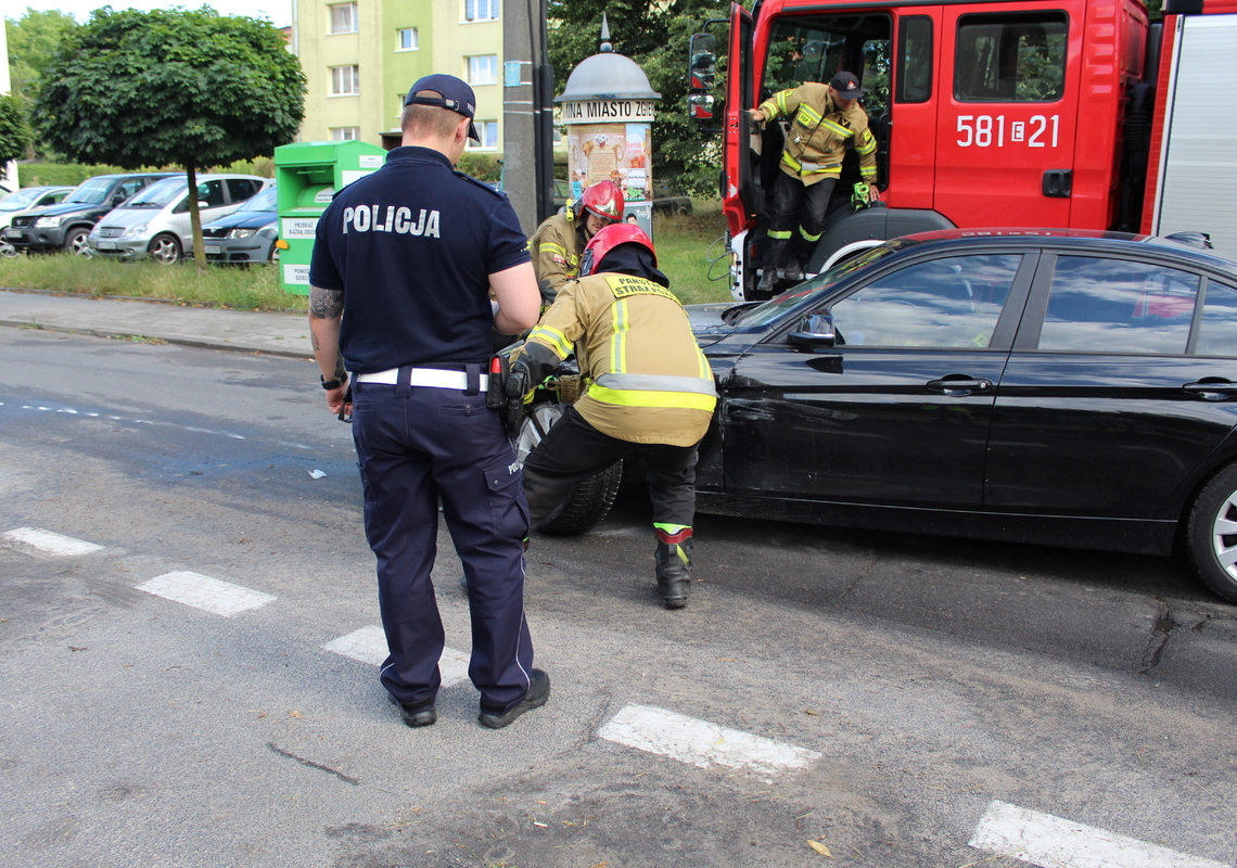 Zgierz, ul.Dubois - zasłabniecie kierowcy i kolizja