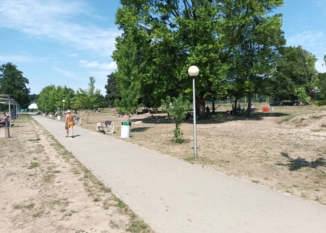 Upały w Łódzkiem. Mniej osób na łódzkich kąpieliskach niż w zeszłe weekendy