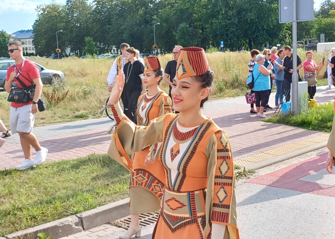 9. Międzynarodowy Festiwal Folklorystyczny „Opoczno 2023” rozpoczęty [ZDJĘCIA]