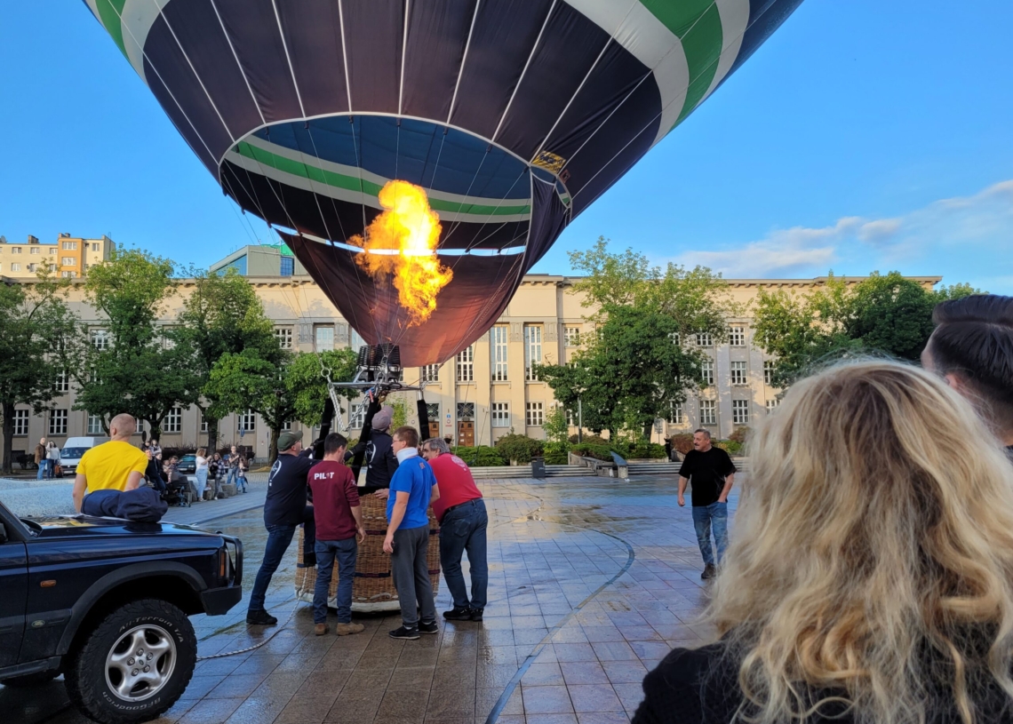 600. URODZINY ŁODZI. Balony na placu Dąbrowskiego
