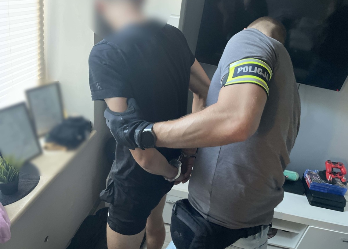 Policja rozbiła grupę przestępczą w Łodzi. 11 osób zatrzymanych