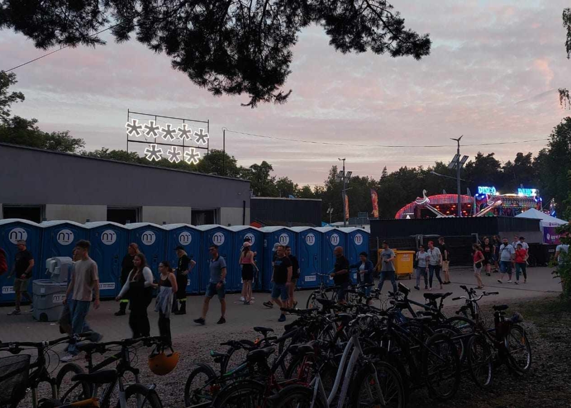 Polityczne hasła na gminnej imprezie w Aleksandrowie Łódzkim